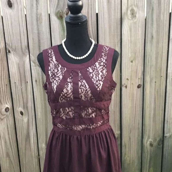 Gianni Bin Maroon/Cream Lace Dress - Size 6 - Picture 2 of 5